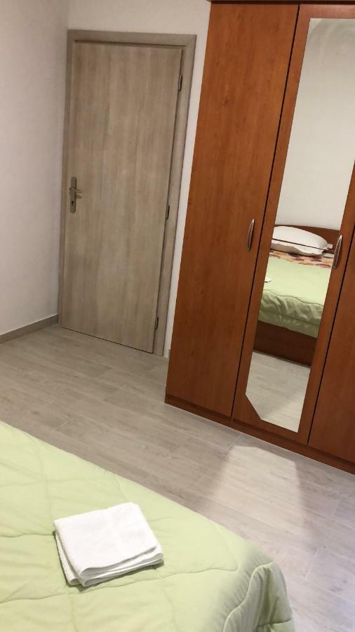 Apartmans And Rooms "Slavica" Novalja Kültér fotó