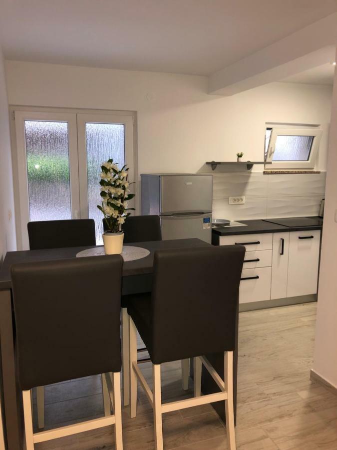 Apartmans And Rooms "Slavica" Novalja Kültér fotó