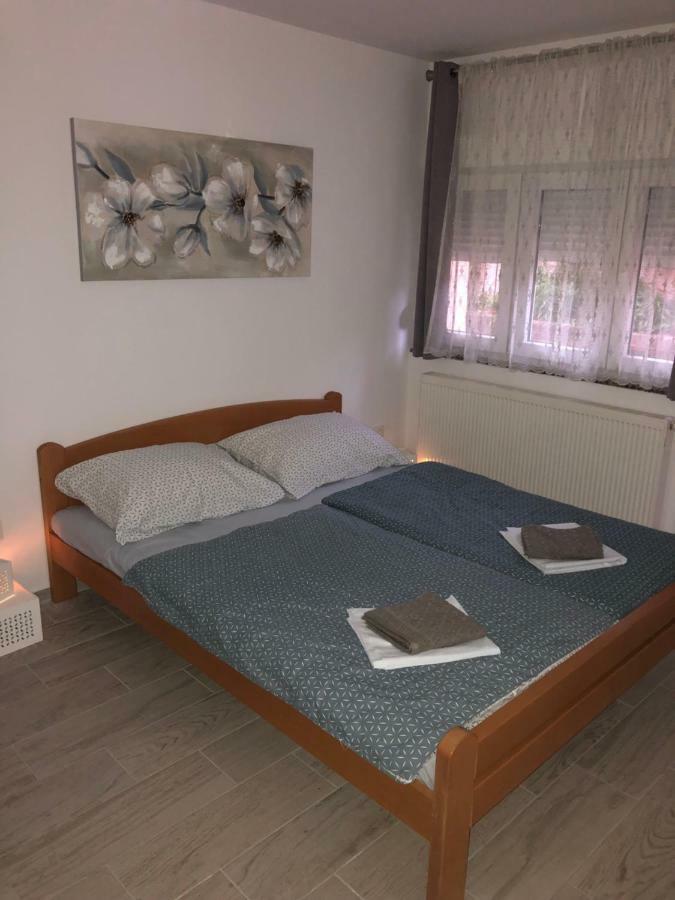 Apartmans And Rooms "Slavica" Novalja Kültér fotó