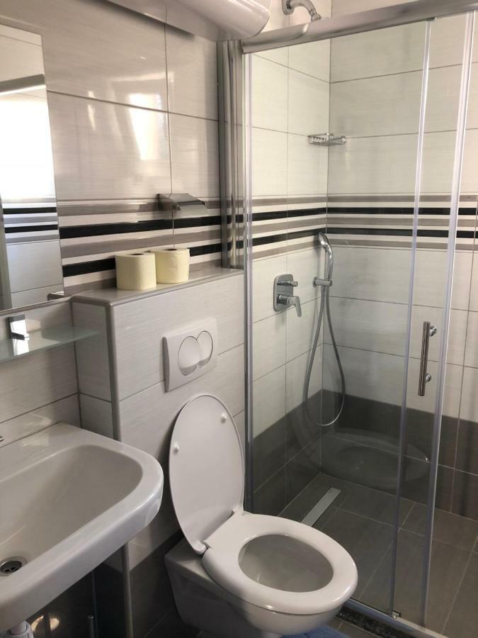 Apartmans And Rooms "Slavica" Novalja Kültér fotó