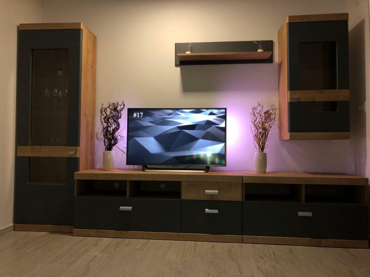 Apartmans And Rooms "Slavica" Novalja Kültér fotó